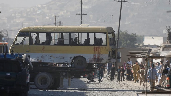 Afghanistan: attentat suicide contre un minibus à Kaboul - ảnh 1